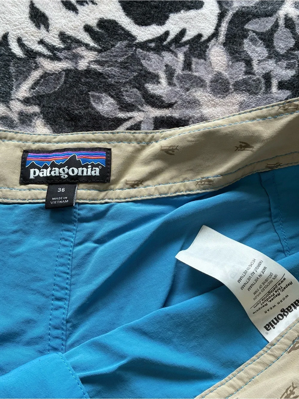 002 - MENS PATAGONIA OUTDOORS SWIM TRUNKS BOARD SHORTS